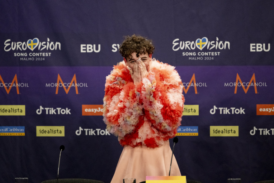 Eurovision: Στο τέλος πάντα η αγάπη κερδίζει, λέει το Nemo μετά τη νίκη του 