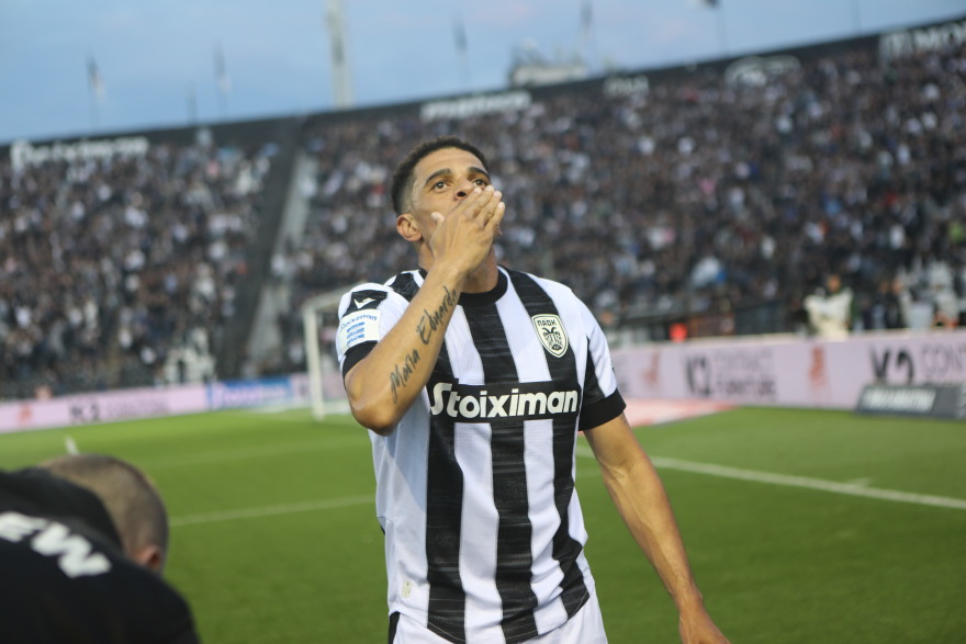 Ζωντανός για τον τίτλο ο ΠΑΟΚ, 2-0 τον Ολυμπιακό στην Τούμπα - Δείτε τα γκολ 