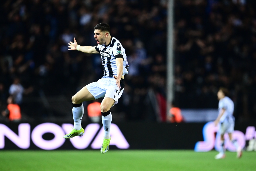 Ζωντανός για τον τίτλο ο ΠΑΟΚ, 2-0 τον Ολυμπιακό στην Τούμπα - Δείτε τα γκολ 