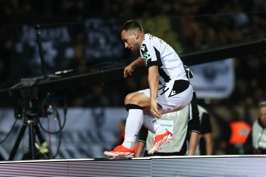 Ζωντανός για τον τίτλο ο ΠΑΟΚ, 2-0 τον Ολυμπιακό στην Τούμπα - Δείτε τα γκολ 