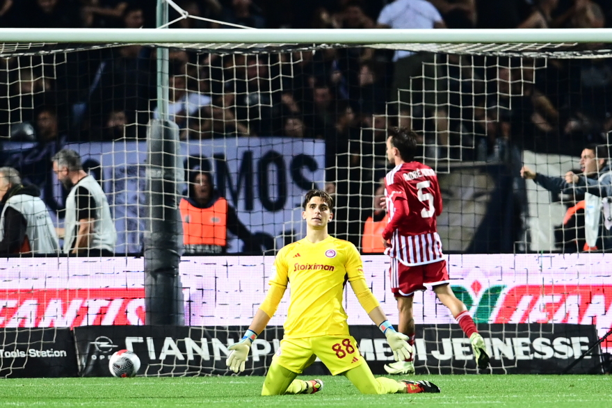 Ζωντανός για τον τίτλο ο ΠΑΟΚ, 2-0 τον Ολυμπιακό στην Τούμπα - Δείτε τα γκολ 