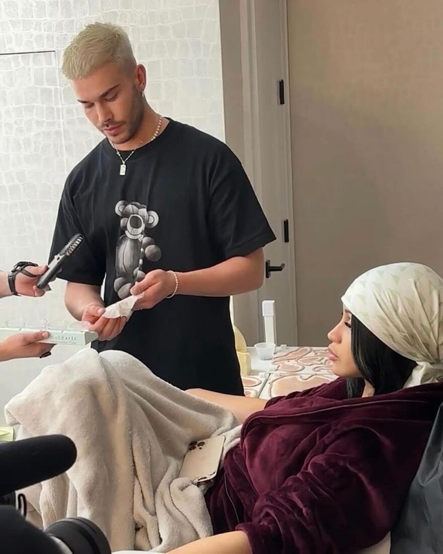 Cardi B: Ήθελε να εμφανιστεί στο Met Gala ως ηλικιωμένη γυναίκα, αλλά δεν το έκανε για τις φωτογραφίες 