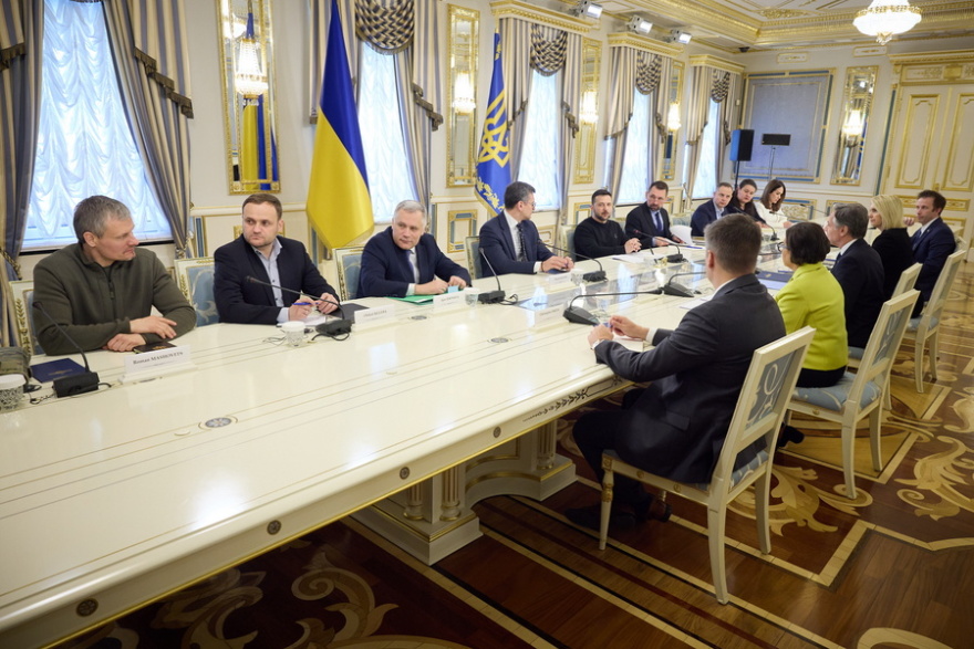 Με νέο πακέτο όπλων επισκέφθηκε ο Μπλίνκεν το Κίεβο - «Μία ακμάζουσα Ουκρανία είναι η ισχυρότερη απάντηση στον Πούτιν»