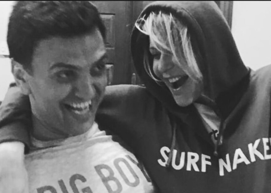 Τζένη Μπαλατσινού: Εύχεται στον Βασίλη Κικίλια για τα γενέθλιά του με ασπρόμαυρες φωτογραφίες τους