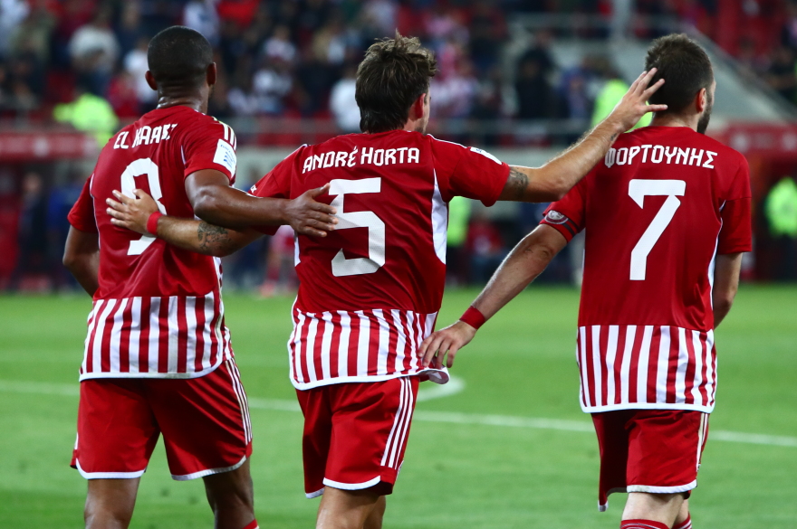 Την γκρέμισε από την κορυφή - Ο Ολυμπιακός 2-0 την ΑΕΚ στον Πειραιά - Δείτε τα γκολ 