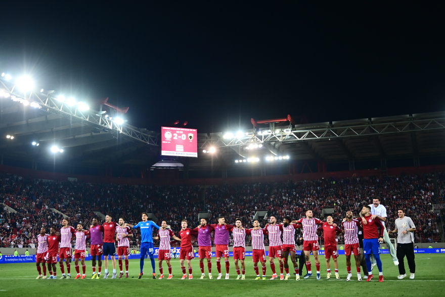 Την γκρέμισε από την κορυφή - Ο Ολυμπιακός 2-0 την ΑΕΚ στον Πειραιά - Δείτε τα γκολ 