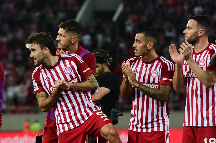 Την γκρέμισε από την κορυφή - Ο Ολυμπιακός 2-0 την ΑΕΚ στον Πειραιά - Δείτε τα γκολ 