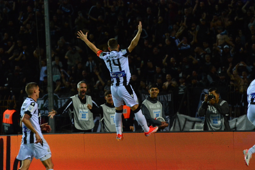 Φοβερός ΠΑΟΚ διέλυσε 4-1 τον Παναθηναϊκό στην Τούμπα και πάει για στέψη στο Βικελίδης - Δείτε τα γκολ 