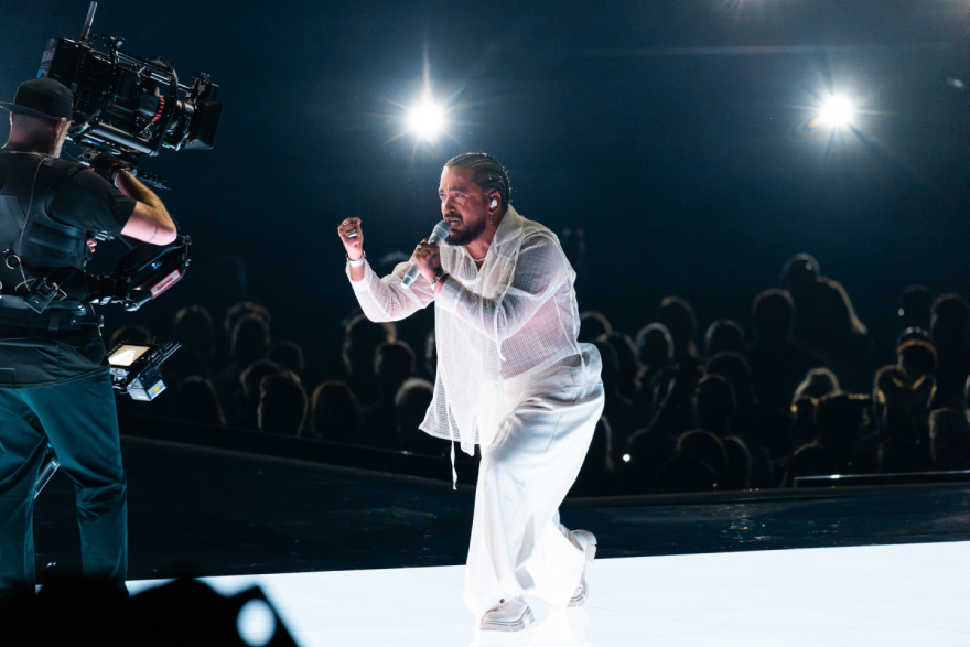 Mon Amour: Έσπασε όλα τα ρεκόρ - Έγινε το πρώτο γαλλικό τραγούδι με τα περισσότερα streams στην ιστορία του Spotify 