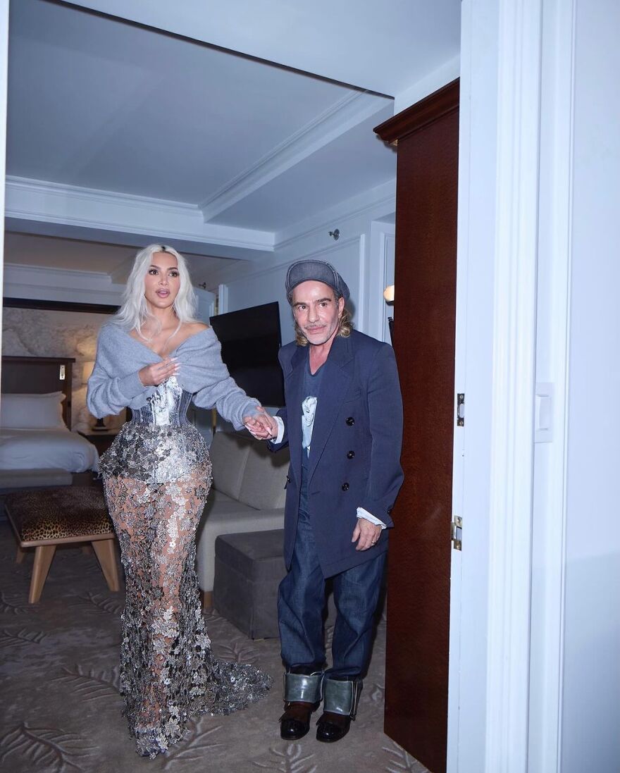 Κιμ Καρντάσιαν: Έδειξε πώς προετοιμάστηκε για το Met Gala