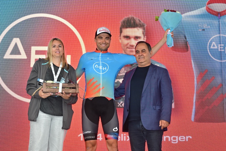 Ο Φέλιξ Ρίτσινγκερ τη γαλάζια φανέλα στο 2ο ετάπ του  Διεθνή Ποδηλατικού Γύρου Ελλάδας 2024 