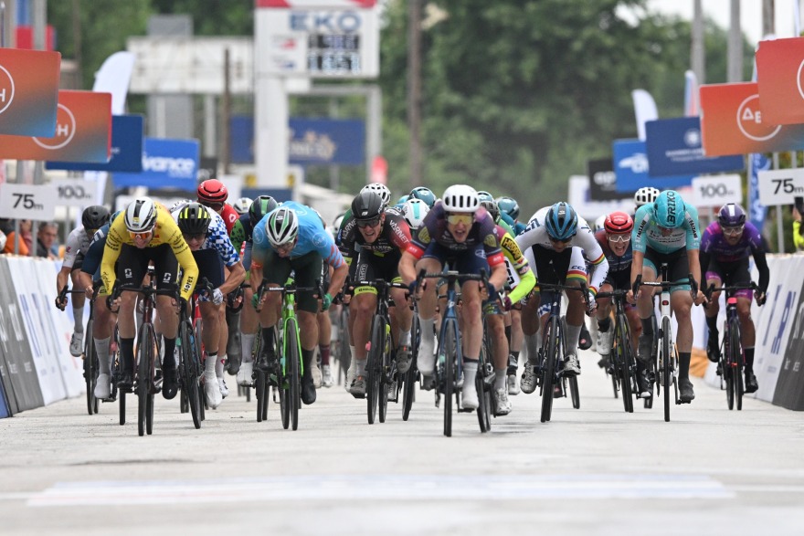 Ο Φέλιξ Ρίτσινγκερ τη γαλάζια φανέλα στο 2ο ετάπ του  Διεθνή Ποδηλατικού Γύρου Ελλάδας 2024 