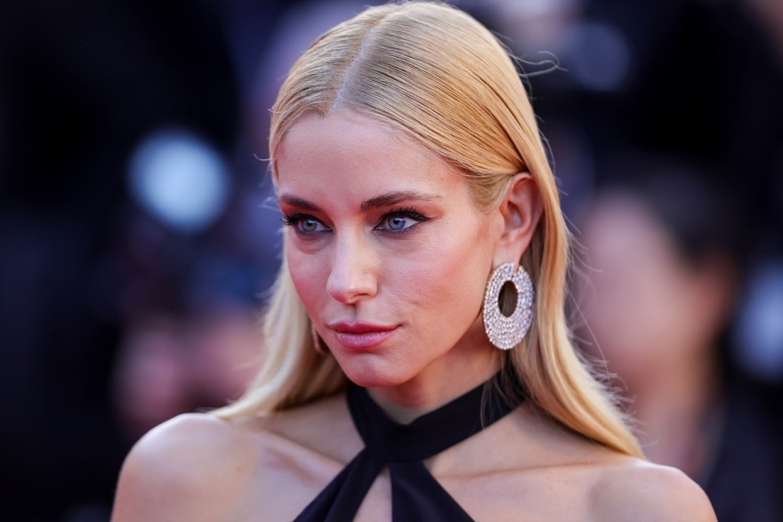 Δούκισσα Νομικού: Η εντυπωσιακή εμφάνισή της στις Κάννες - Δείτε φωτογραφίες