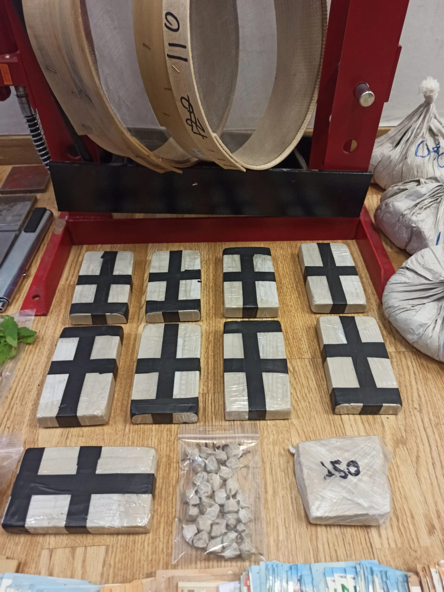 ΕΛΑΣ: Εξαρθρώθηκε εγκληματική οργάνωση που διακινούσε ηρωίνη στην Αττική - Πέντε συλλήψεις