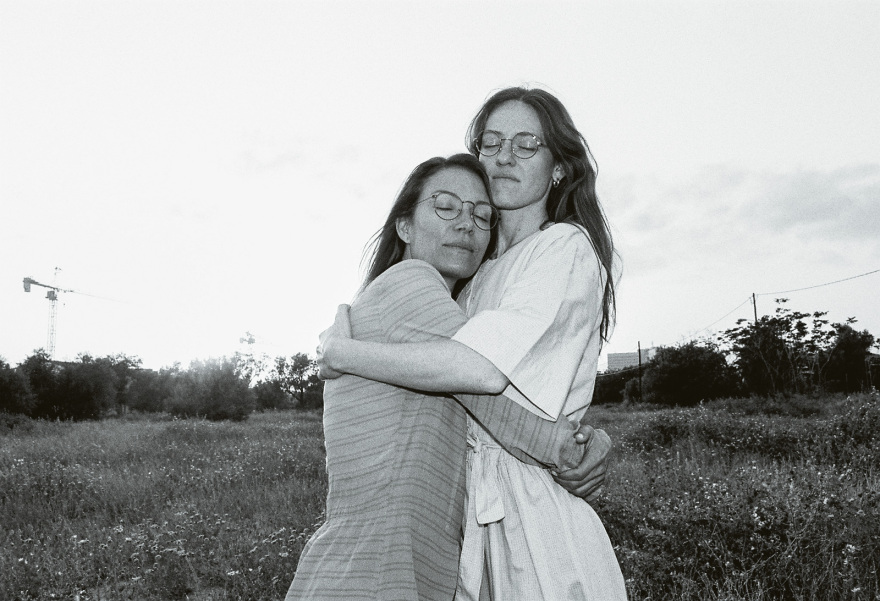 Το μοντέλο και η συγγραφέας: Πώς η Βίκυ Καγιά έγινε Ιωάννα Καρυστιάνη