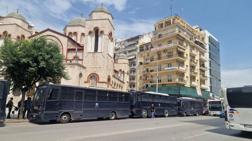 Θεσσαλονίκη: Επί ποδός η ΕΛΑΣ για το ντέρμπι - Συνελήφθη οπαδός που είχε πάνω του σπάθα  