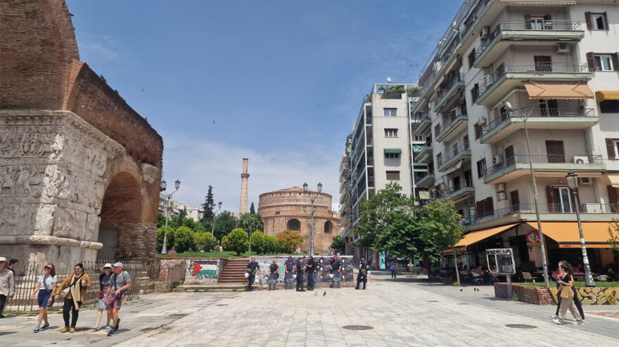 Θεσσαλονίκη: Επί ποδός η ΕΛΑΣ για το ντέρμπι - Συνελήφθη οπαδός που είχε πάνω του σπάθα  