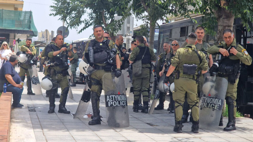 Θεσσαλονίκη: Επί ποδός η ΕΛΑΣ για το ντέρμπι - Συνελήφθη οπαδός που είχε πάνω του σπάθα  