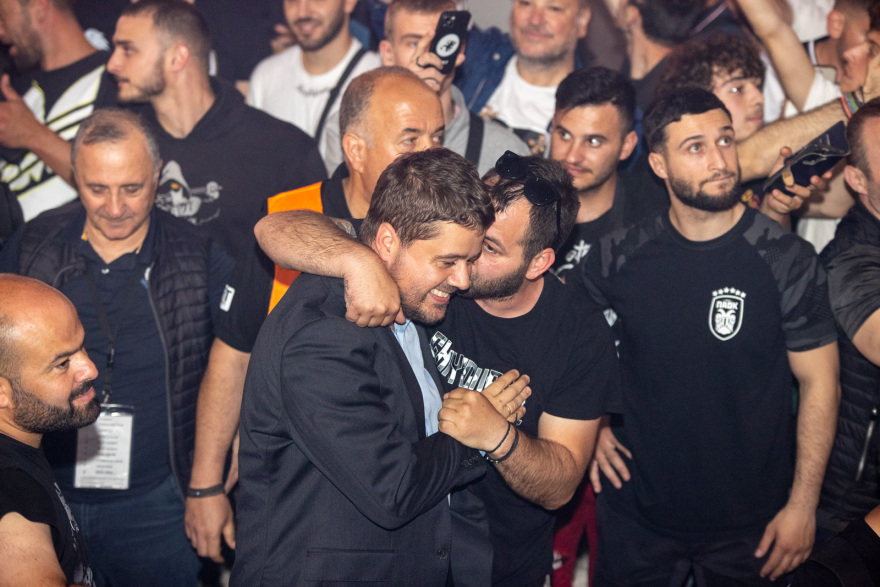 Ολονύχτιο γλέντι στον Λευκό Πύργο: Ο ΠΑΟΚ πανηγυρίζει το 4ο πρωτάθλημα της ιστορίας του - Δείτε βίντεο και φωτογραφίες 