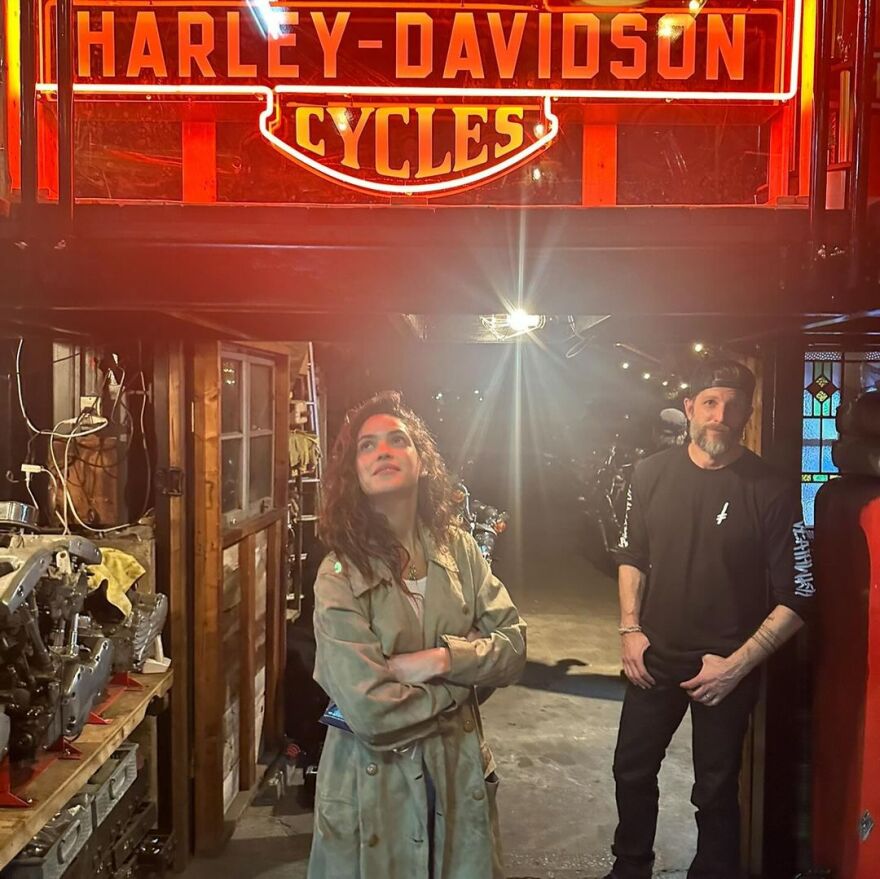 Τζέισον Μομόα: Είναι ζευγάρι με την Άντρια Αρχόνα - Η κοινή φωτογραφία στο Instagram