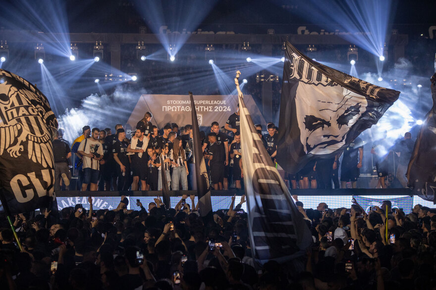 Ολονύχτιο γλέντι στον Λευκό Πύργο: Ο ΠΑΟΚ πανηγυρίζει το 4ο πρωτάθλημα της ιστορίας του - Δείτε βίντεο και φωτογραφίες 