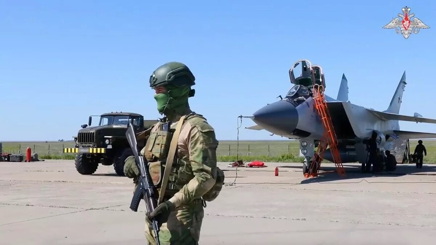 Ρωσία: Αρχίζει στρατιωτικές ασκήσεις στη χρήση πυρηνικών όπλων