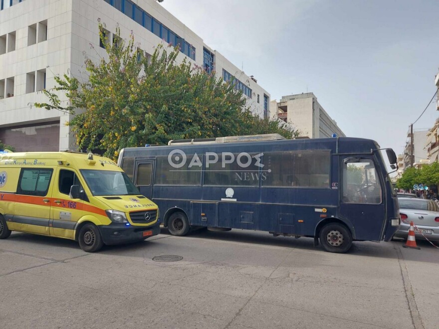 Καλαμάτα: Σήμερα η δίκη των 9 Αιγυπτίων για το ναυάγιο της Πύλου - Ένταση και 2 τραυματίες έξω από το δικαστήριο