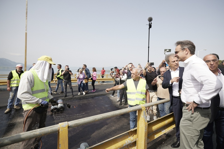 Κυριάκος Μητσοτάκης: Στην εκκλησία των Αγίων Κωνσταντίνου και Ελένης στη Θεσσαλονίκη - Δείτε φωτογραφίες