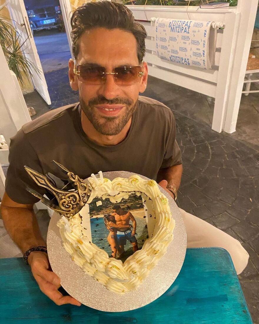 Γιάννης Σπαλιάρας: Με την κοπέλα του στα γενέθλιά του 