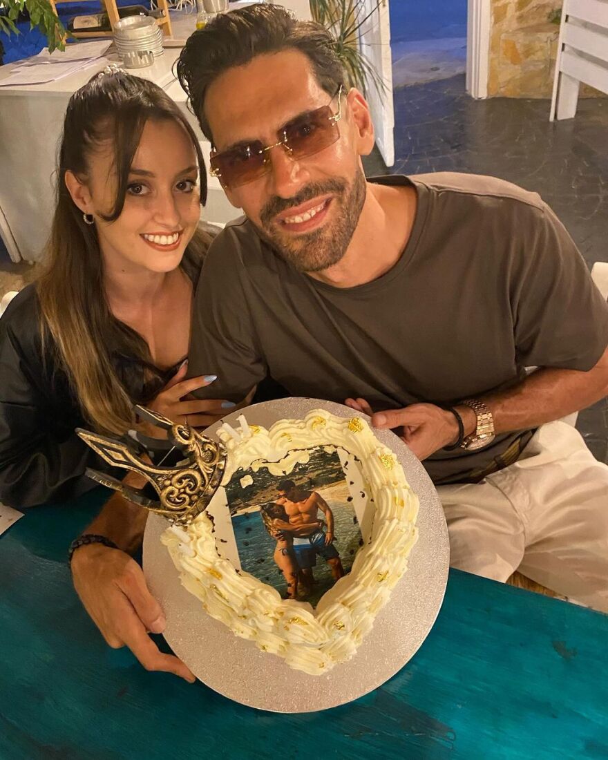 Γιάννης Σπαλιάρας: Με την κοπέλα του στα γενέθλιά του 