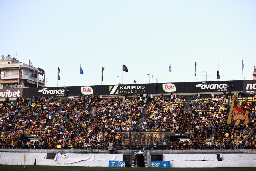 Τρέλα στην ανοιχτή προπόνηση του Άρη - Ζήτησαν το Κύπελλο από τους παίκτες οι οπαδοί του - Φωτογραφίες 