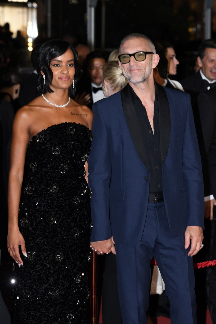 Βενσάν Κασέλ: Πόζαρε με τη σύντροφό του,  Νάρα Μπαπτίστα, στο κόκκινο χαλί των Καννών