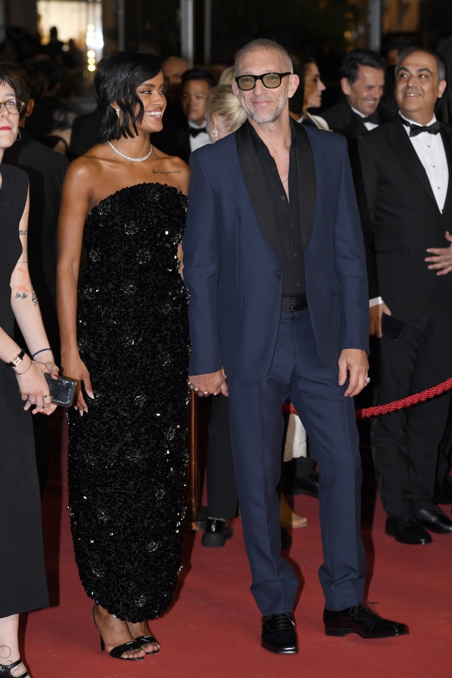 Βενσάν Κασέλ: Πόζαρε με τη σύντροφό του,  Νάρα Μπαπτίστα, στο κόκκινο χαλί των Καννών