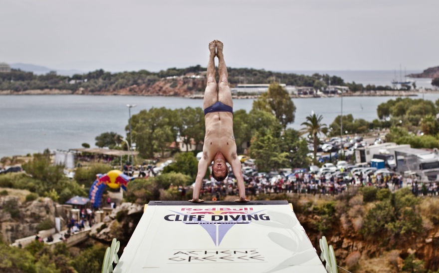 Red Bull Cliff Diving:  Τρεις ημέρες γεμάτες δράση στη λίμνη Βουλιαγμένης