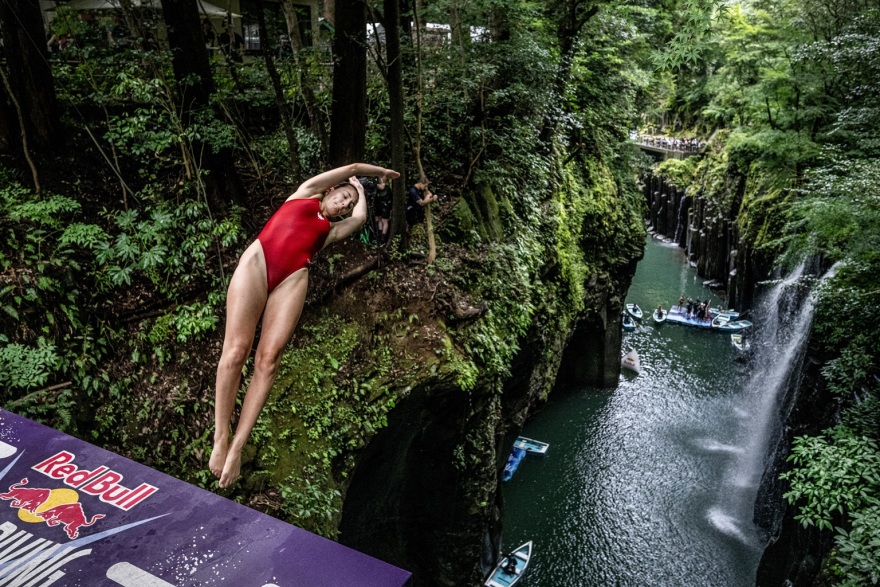 Red Bull Cliff Diving:  Τρεις ημέρες γεμάτες δράση στη λίμνη Βουλιαγμένης
