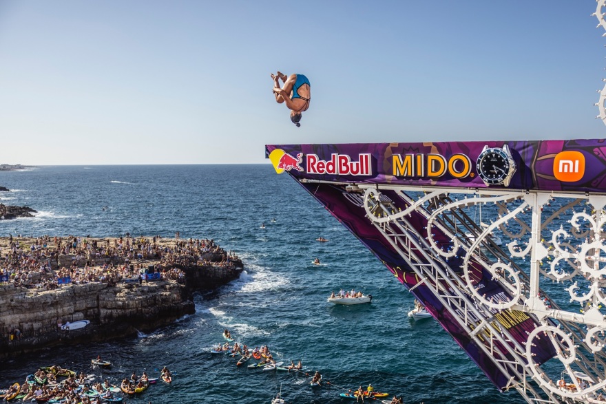 Red Bull Cliff Diving:  Τρεις ημέρες γεμάτες δράση στη λίμνη Βουλιαγμένης