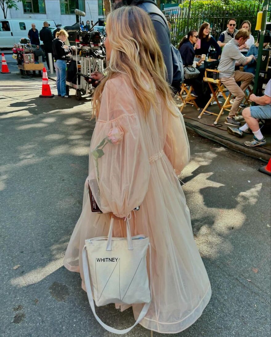 Σάρα Τζέσικα Πάρκερ: Οι πρώτες φωτογραφίες της στα γυρίσματα της σειράς «And Just Like That»