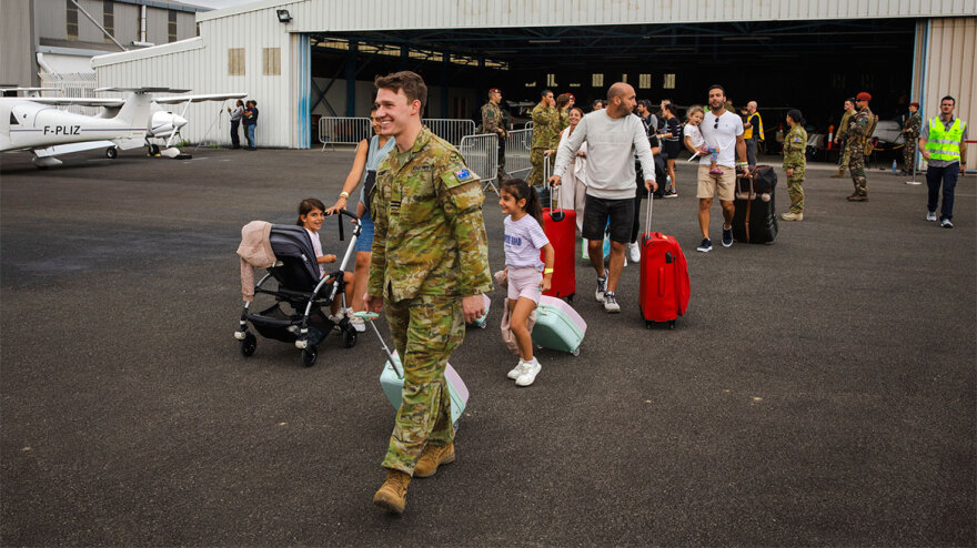 Στην εξεγερμένη Νέα Καληδονία ο Μακρόν - Επιχειρήσεις εκκένωσης για τουρίστες