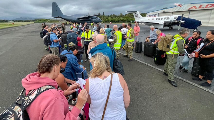Στην εξεγερμένη Νέα Καληδονία ο Μακρόν - Επιχειρήσεις εκκένωσης για τουρίστες