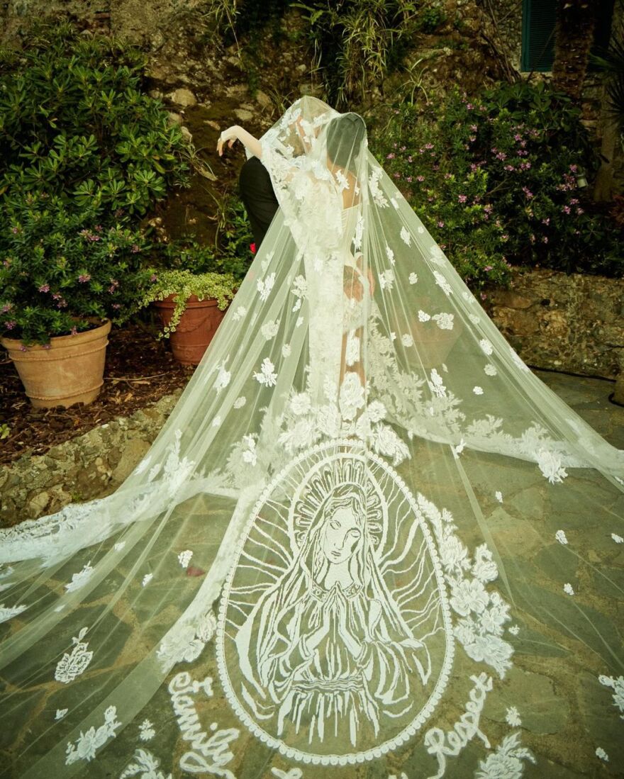 Τράβις Μπάρκερ - Κόρτνεϊ Καρντάσιαν: Γιορτάζουν δύο χρόνια γάμου - Οι αναρτήσεις τους στο Instagram