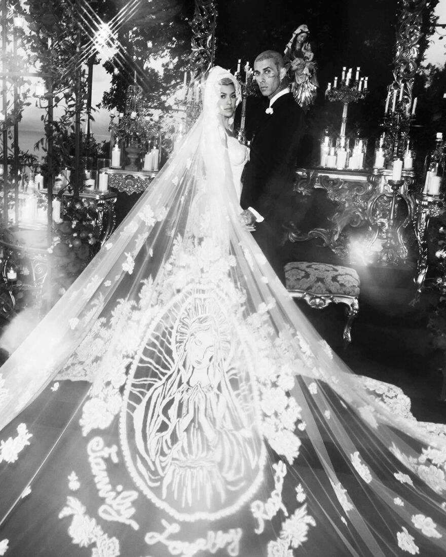 Τράβις Μπάρκερ - Κόρτνεϊ Καρντάσιαν: Γιορτάζουν δύο χρόνια γάμου - Οι αναρτήσεις τους στο Instagram