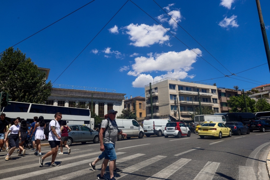 Καιρός: Επιτέλους τέλος με την αφρικανική σκόνη - Γαλάζιος ο ουρανός στην Αττική, δείτε φωτογραφίες