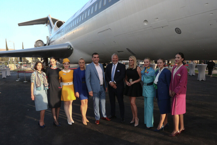 Το επιβλητικό Boeing 727 της Ολυμπιακής στάθμευσε μόνιμα στην Αργυρούπολη - Δείτε φωτογραφίες