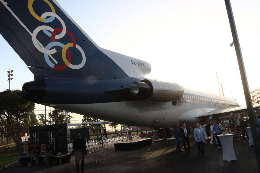 Το επιβλητικό Boeing 727 της Ολυμπιακής στάθμευσε μόνιμα στην Αργυρούπολη - Δείτε φωτογραφίες