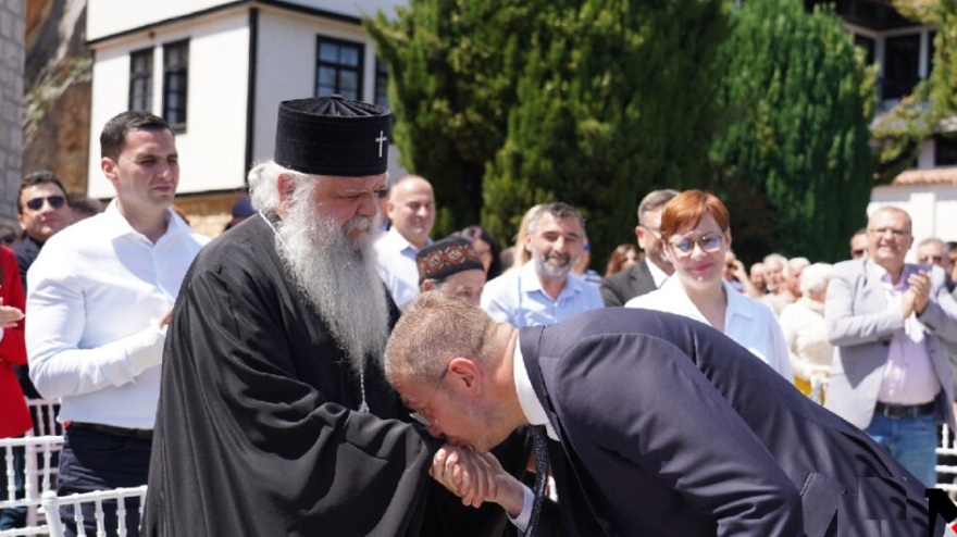 Σκόπια - Μιτσκόσκι: Μιλά για «Δημοκρατία της Μακεδονίας» σε μήνυμα για τη σημερινή εθνική γιορτή στη χώρα του 