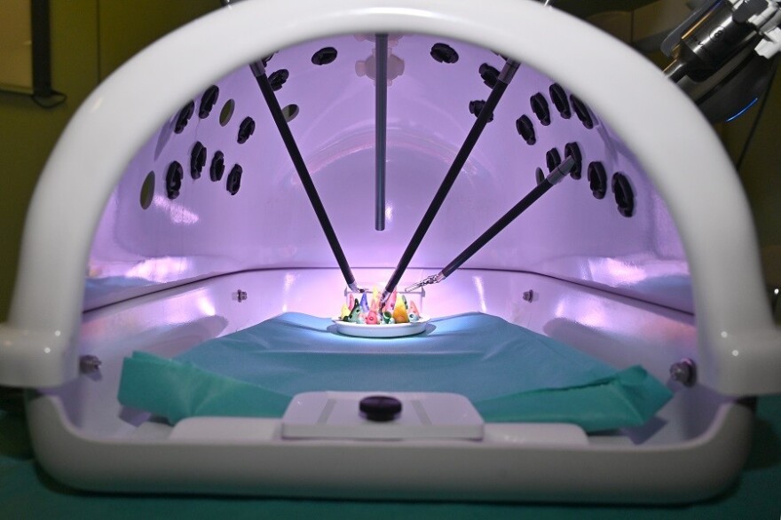 Αρεταίειο: Εγκαινιάστηκε το πρώτο χειρουργικό ρομποτικό σύστημα σε πανεπιστημιακό νοσοκομείο της Ελλάδας