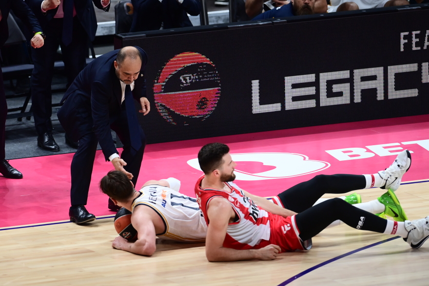 Euroleague: Ο Ολυμπιακός πλήρωσε το εφιαλτικό πρώτο ημίχρονο, ηττήθηκε με 87-76 από τη Ρεάλ και έμεινε εκτός τελικού