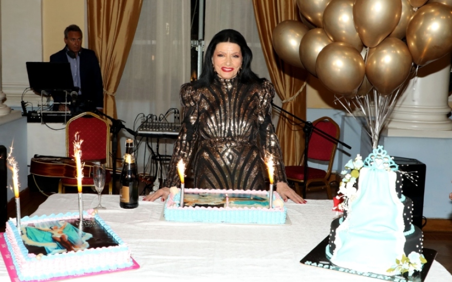 Ζωζώ Σαπουντζάκη: Γιόρτασε τα 91α γενέθλιά της - Δείτε τις φωτογραφίες