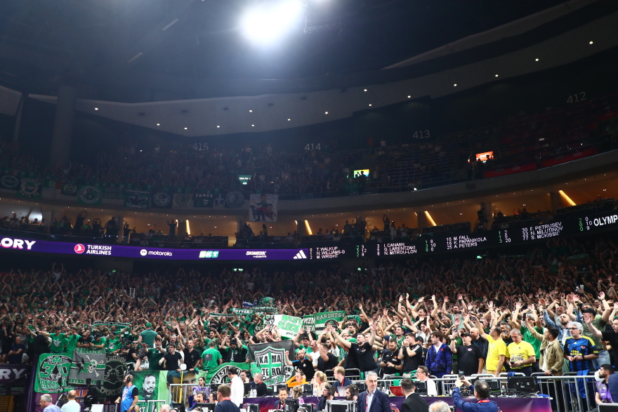 Euroleague: Τρομερή ατμόσφαιρα στην Uber Arena - Περισσότεροι από 7000 οπαδοί του Παναθηναϊκού - Βίντεο, φωτογραφίες 