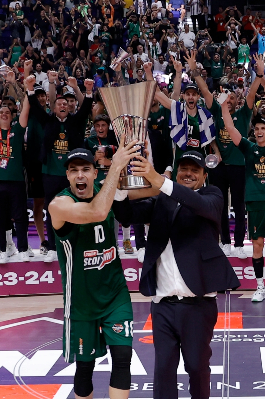 Σήκωσε το 7ο στο Βερολίνο ο Παναθηναϊκός - Η απονομή στους πρωταθλητές - Βίντεο, φωτογραφίες